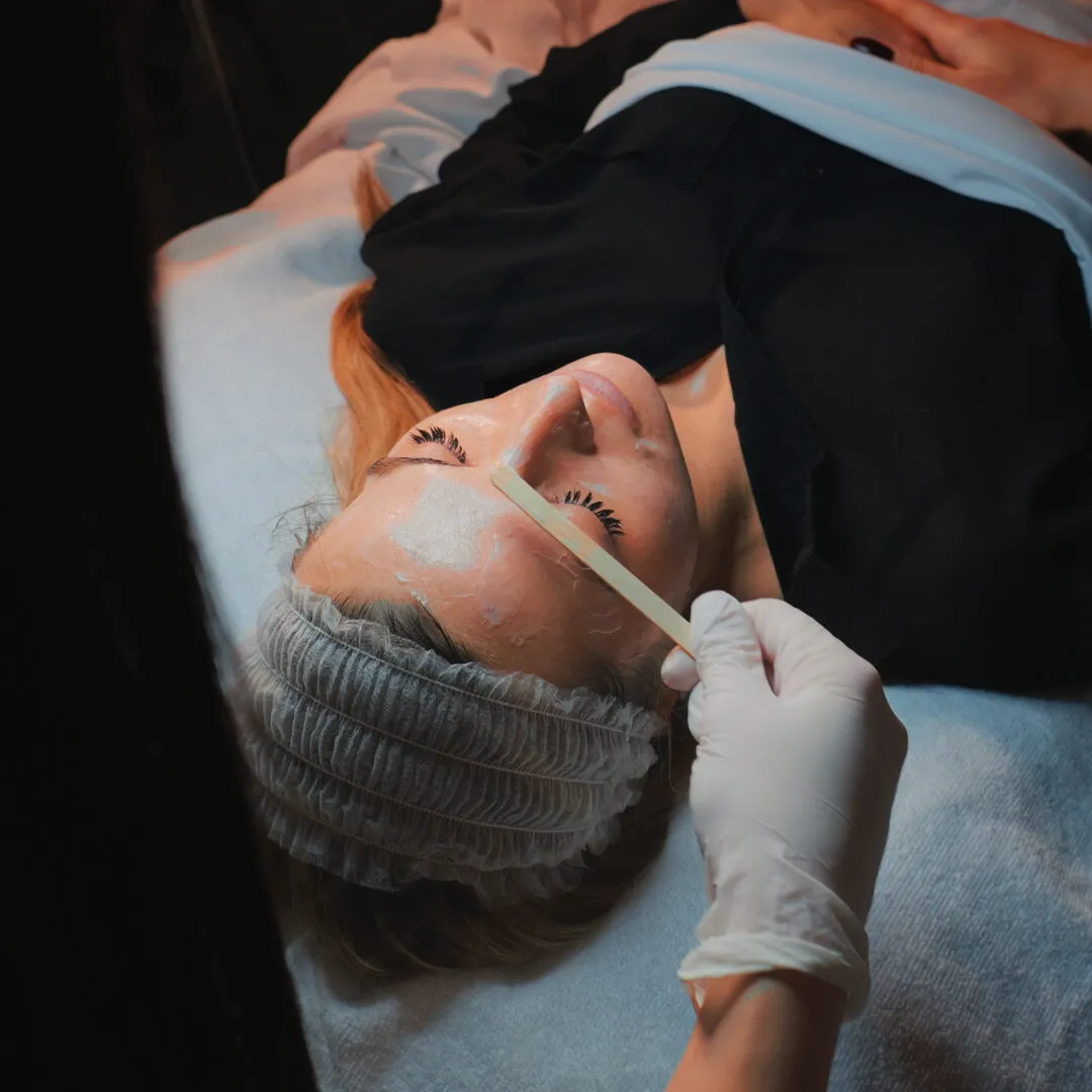 Aesthetic facial mask treatment