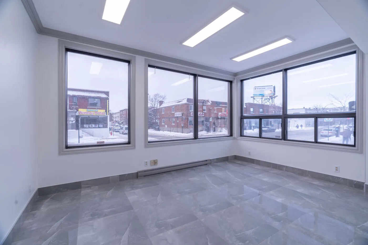 Real estate interior — bright room